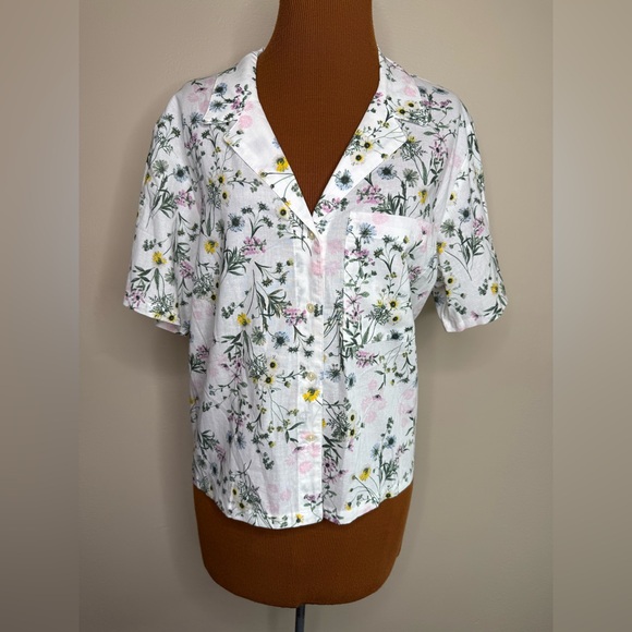 GAP Body White Floral Print Short Sleeve Button Down Blouse Size Large - Picture 1 of 6